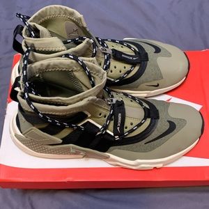 Men's Nike Air Huarache Gripp Size 10